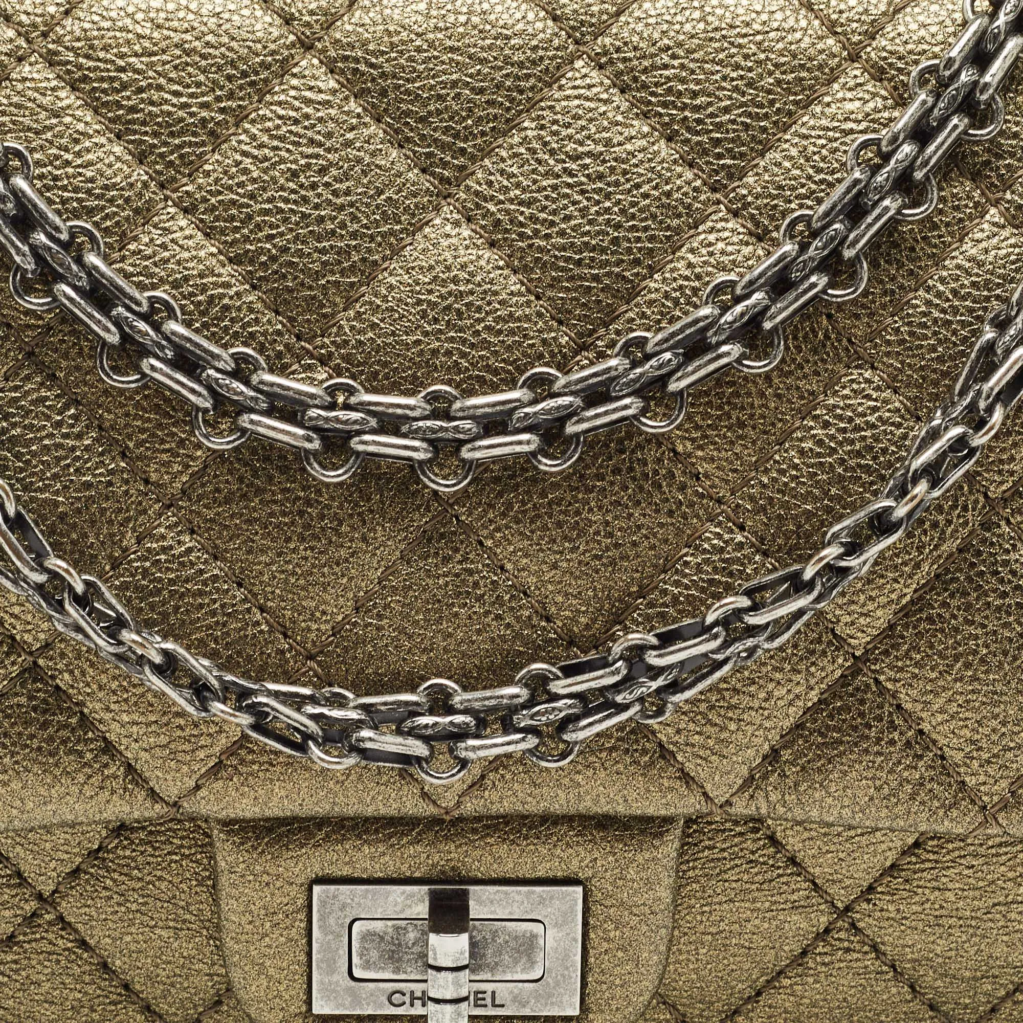 CHANEL Metallic Green Quilted Leather 2.55 Reissue 225 Flap Bag