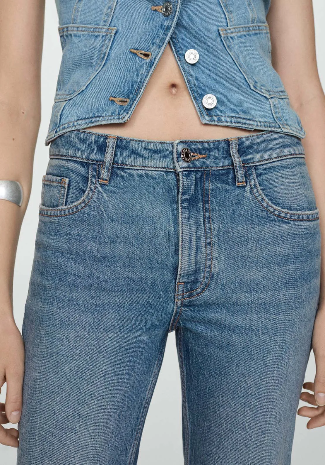 Medium-rise flared jeans - Open Blue