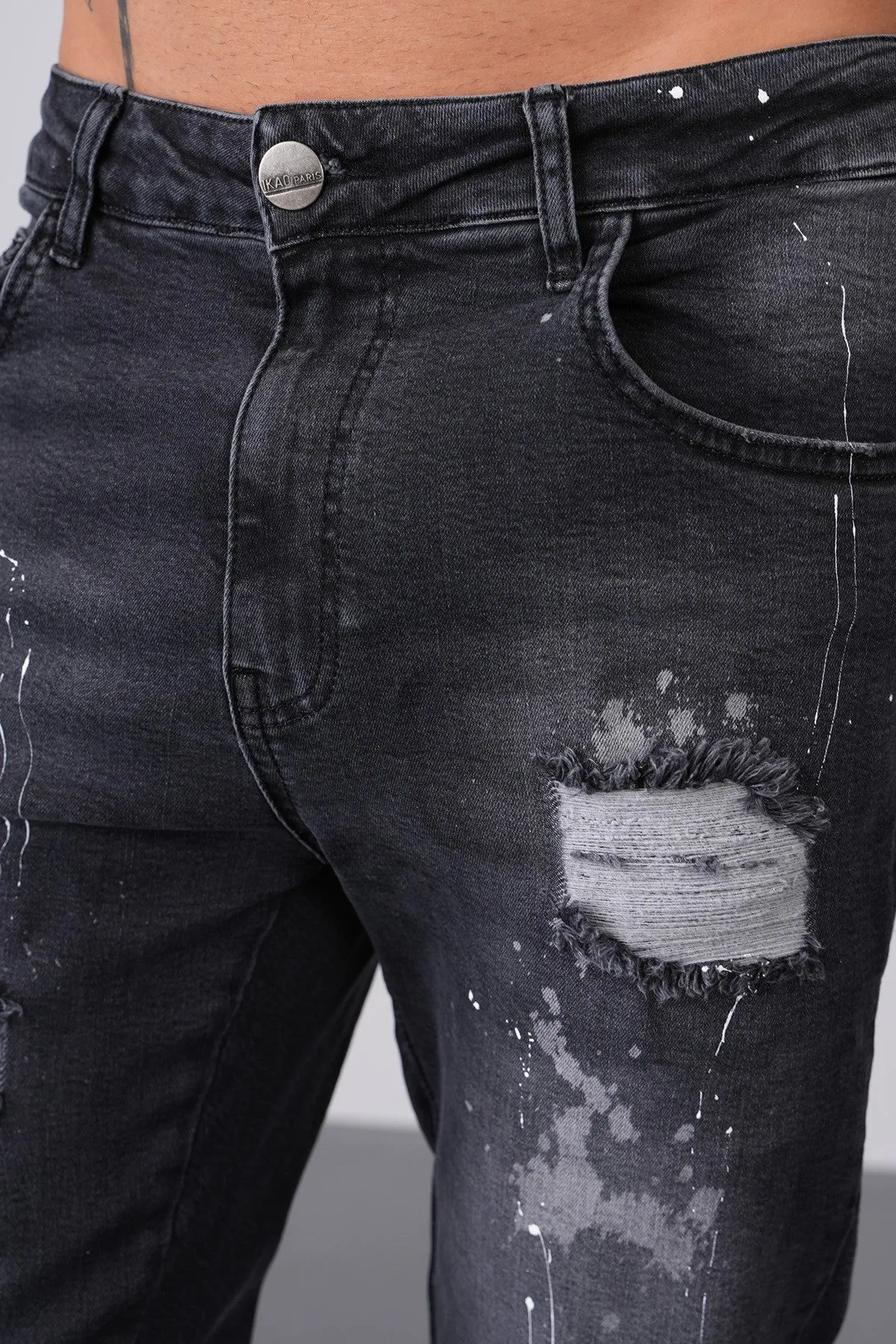 THE BROOKLYN ZIPPED DENIM