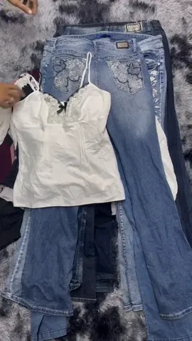Y2 And fast fashion FLARED JEANS AND TOP